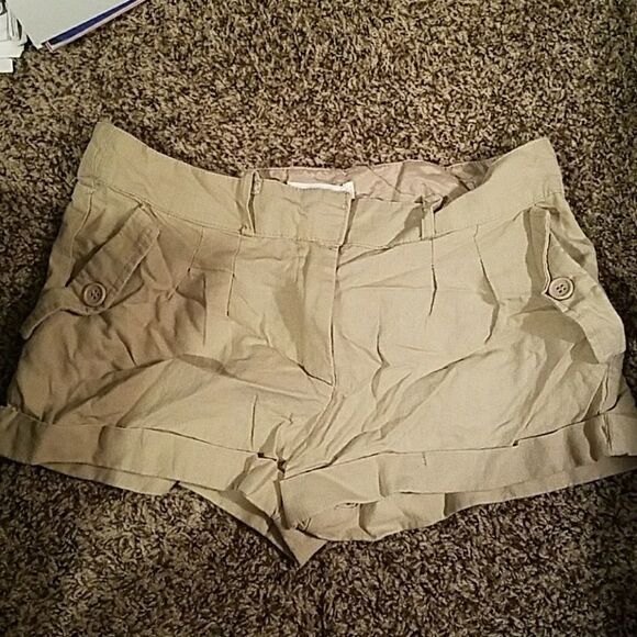 Ambiance Women’s Tan Casual Shorts Size Small Lightweight Summer Bottoms - Picture 1 of 2